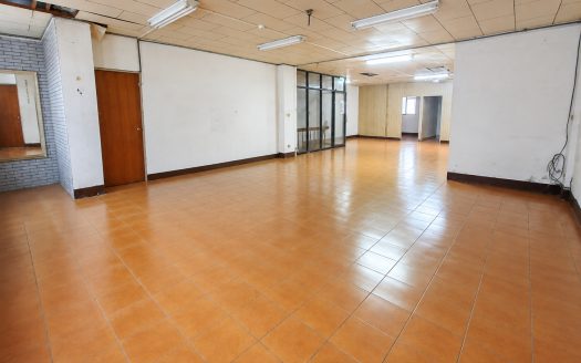中和建八路｜50坪廠辦倉庫・二樓有電梯