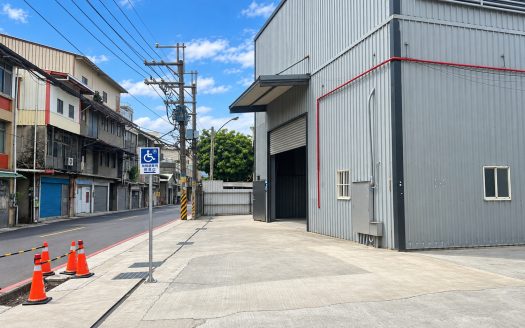 樹林廠房出租｜指南客運總站旁・新建123坪鐵皮廠房｜房產棟哥